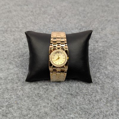 Elegant Golden Ladies Quartz Watch with Crystal Bezel – Premium Bracelet Design (Golden Dial) - Image 2