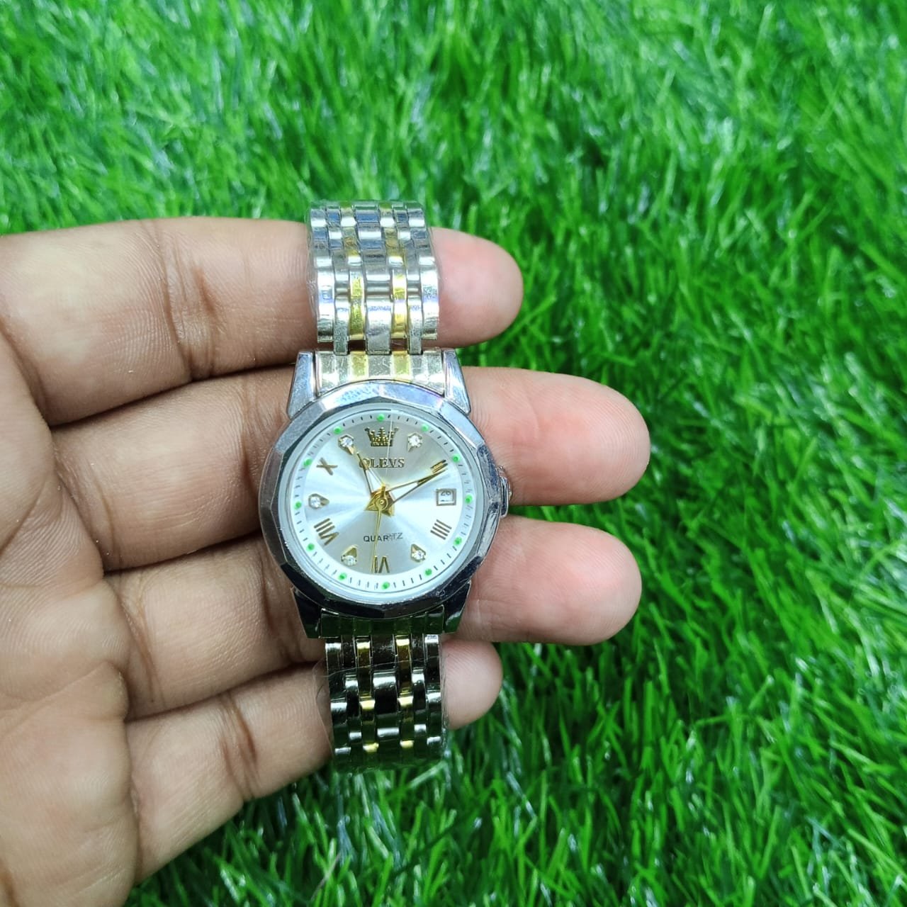 Butterfly Lock OLEVS Watch for Women Silver - Image 2
